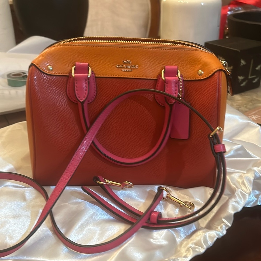 Beautuful coach crossbody or arm  bag